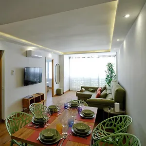 Leo Home- Bright & Centric 3 Bedrooms With Private Parking Included Appartamento