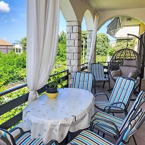 haus-ana-350s.hotelinzadar.com/